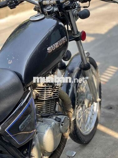 Moto Suzuki GN125CC