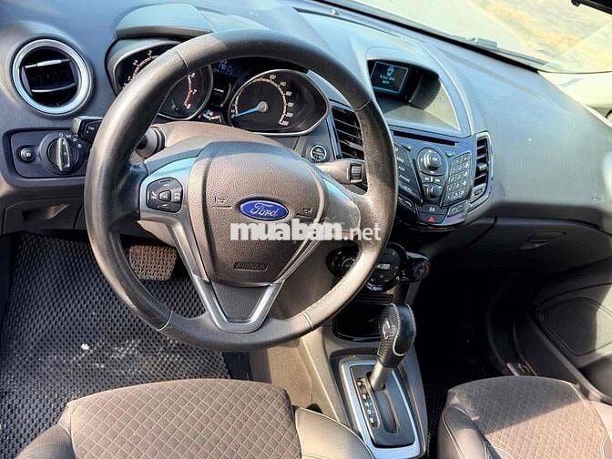Ford Fiesta 2016 số tự động