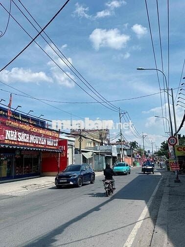 Bãi xe CAO HÙNG 68 trông giữ xe 24/7 và cho thuê KHO