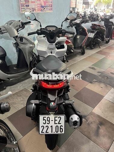 mới vario (trắng nhám) đặc biệt xe mới tin nhe ac