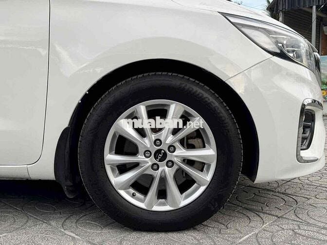 cần bán sedona 2019 1 đời chủ đi ít 2.2std