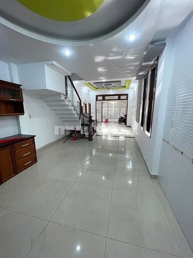 Cho Thuê Nhà HXH Đường Dương Quảng Hàm P5 Ngay C/C Hà Kiều