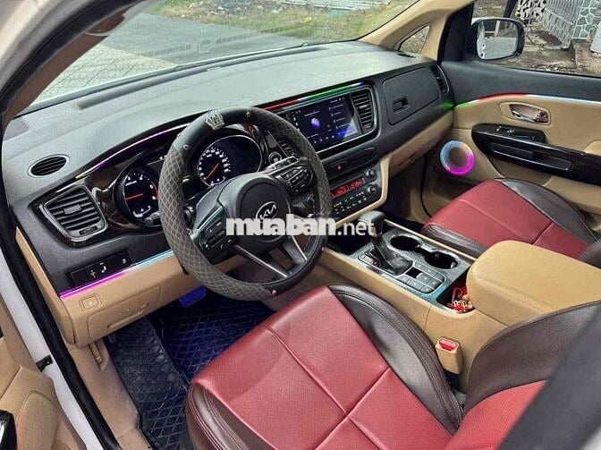 cần bán sedona 2019 1 đời chủ đi ít 2.2std