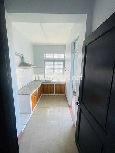 Cho thuê Căn Góc (2 ban công) - lầu 4 - chung cư 312 Lạc Long Quân