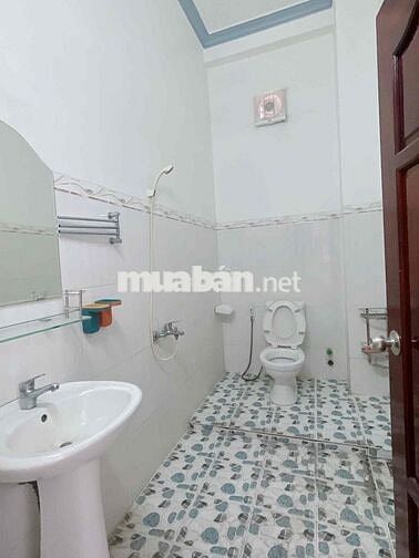 🌻C.G - CHO THUÊ NHÀ TRỆT 2 LẦU SÂN THƯỢNG MẶT TIỀN ĐƯỜNG NGUYỄN HIỀN