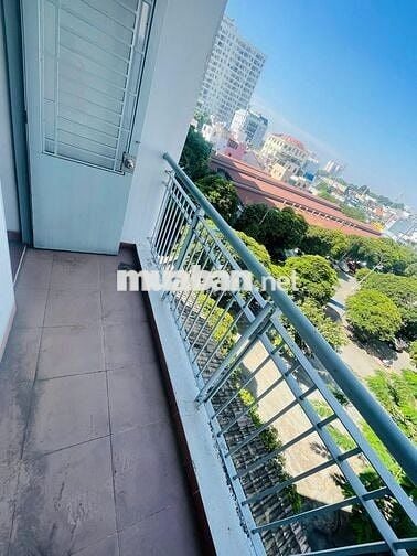 Cho thuê Căn Góc (2 ban công) - lầu 4 - chung cư 312 Lạc Long Quân