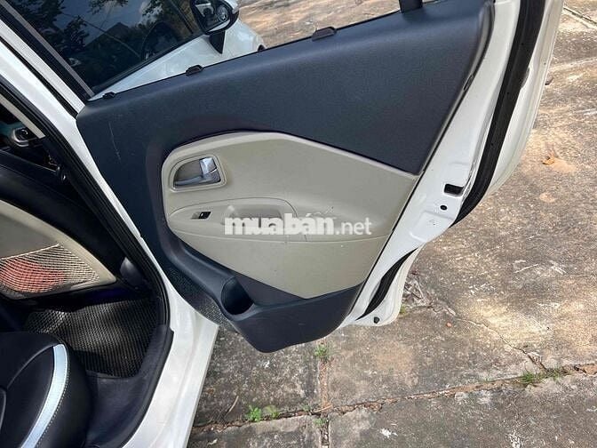 Kia Rio 2016 1.4 AT số tự động, xe nhập khẩu