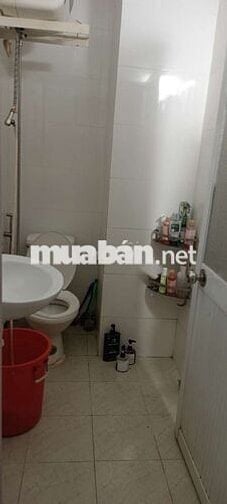 Căn lầu 1 gồm 2 phòng ngủ và 1 phòng bếp,giờ tự do, ngay chợ,đầy đủ nt