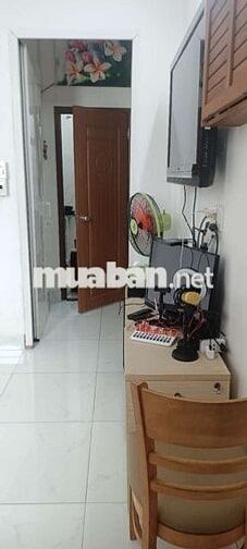 Căn lầu 1 gồm 2 phòng ngủ và 1 phòng bếp,giờ tự do, ngay chợ,đầy đủ nt