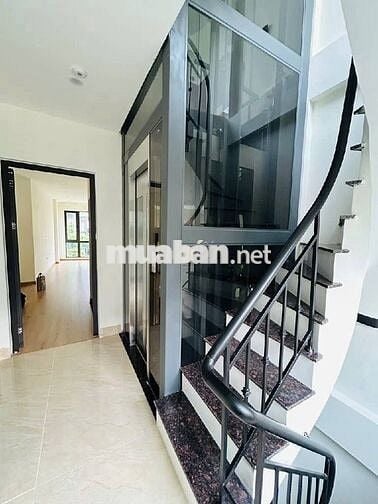 Nhà mặt phố, cửa hàng kinh doanh,nhà mới kính cong