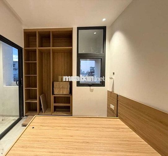 BÁN NHÀ ĐỐI DIỆN EMART PHAN VĂN TRỊ, 44m, 6 TẦNG, 5 PN, SÂN THƯỢNG