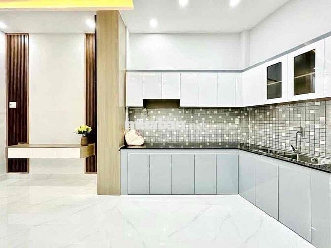 Ngay Phố Tây khu Cầu Thị Nghè sát Q1  • Nhà đẹp 3 tầng 33m² 4PN 4WC