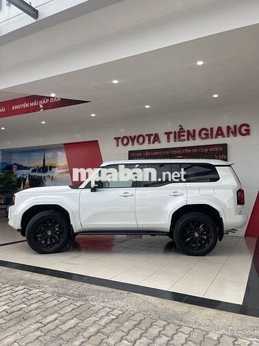 Toyota Land Cruiser Prado 2025 mới 100%