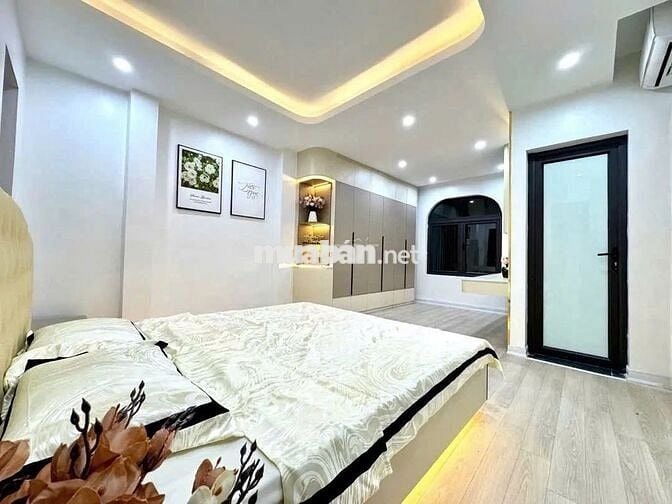 Bán nhà Linh Quang, mặt ngõ 2.5m lô góc , 20m ra hồ, hơn 8 tỷ, KD nhỏ
