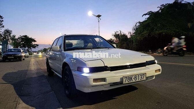 Honda Accord cửa nóc, đèn mắt chớp 1986