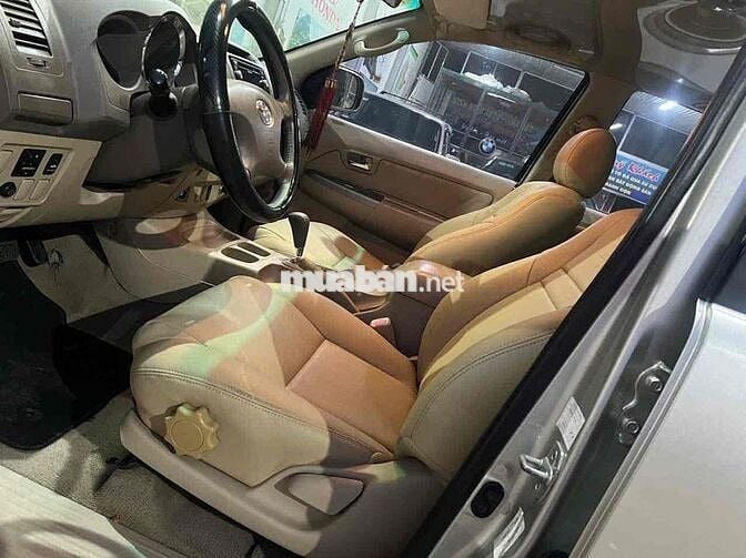 Toyota Fortuner máy dầu std