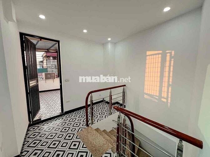 CẦN BÁN NHÀ LẠC LONG QUÂN – NGÕ THÔNG – GẦN HỒ TÂY – Ô TÔ QUA NHÀ