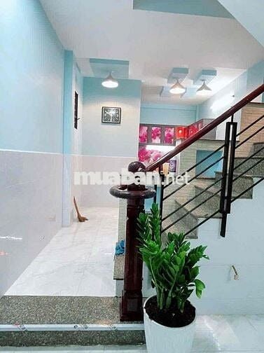 Nhà Bán DT 3m90x11m41 . 1 lửng .1 lầu  Đường Đình Hoà . p13 Q8