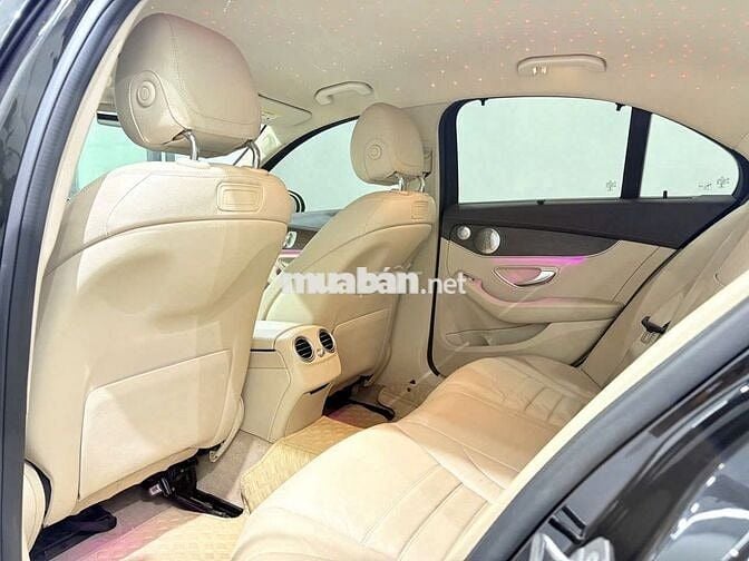 Gia Đình Cần Bán Mercedes C200 Exclusive - SX 2020