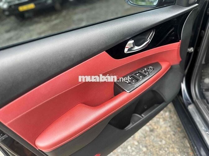 Kia Cerato prenium 2.0 2020 - 75000 km