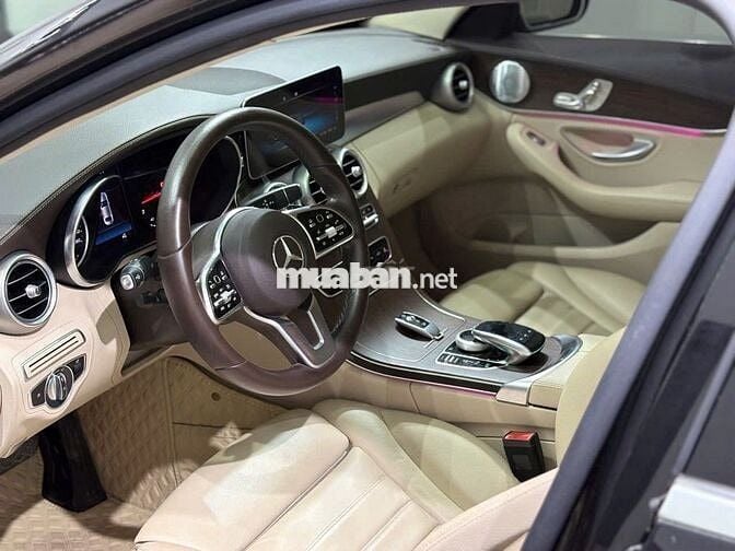 Gia Đình Cần Bán Mercedes C200 Exclusive - SX 2020