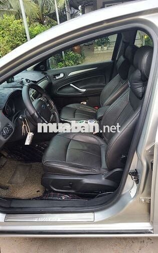 FoModeo,,phiên bản 2,3,,cưc đep sx 2010 AT