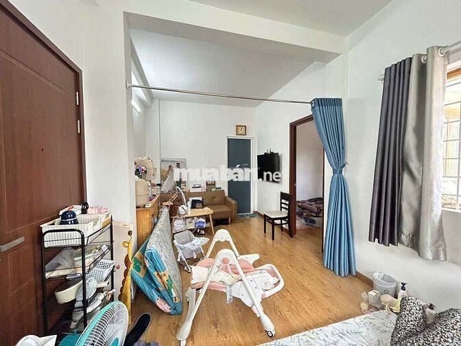 Căn hộ Chung cư Bùi Minh Trực Q8
(lầu 1 tiện di chuyển) DT 45,3m2