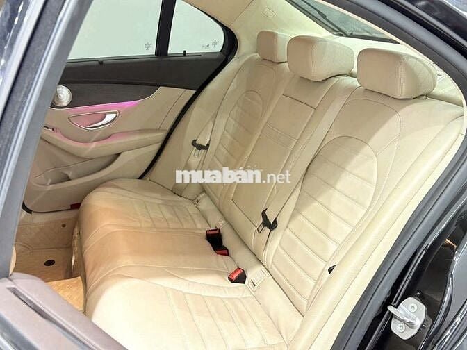 Gia Đình Cần Bán Mercedes C200 Exclusive - SX 2020