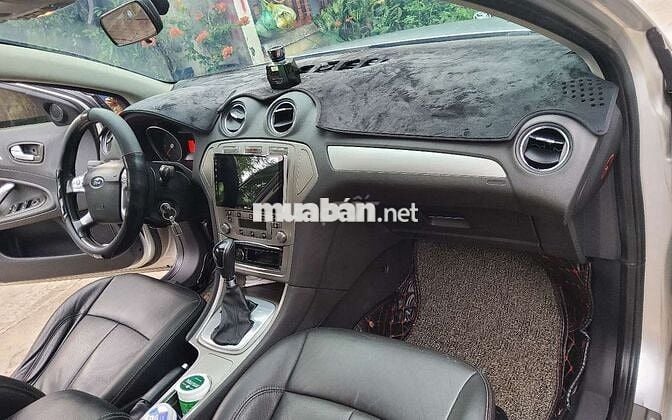 FoModeo,,phiên bản 2,3,,cưc đep sx 2010 AT