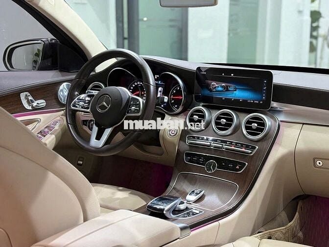 Gia Đình Cần Bán Mercedes C200 Exclusive - SX 2020