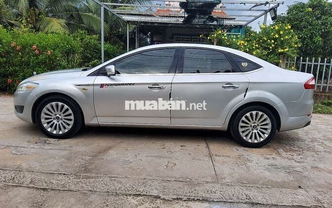 FoModeo,,phiên bản 2,3,,cưc đep sx 2010 AT