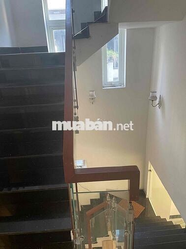 căn góc 2mt trương thị hoa . 4lầu xây ở kiên cố. giá 6,9tỷ bớt lộc