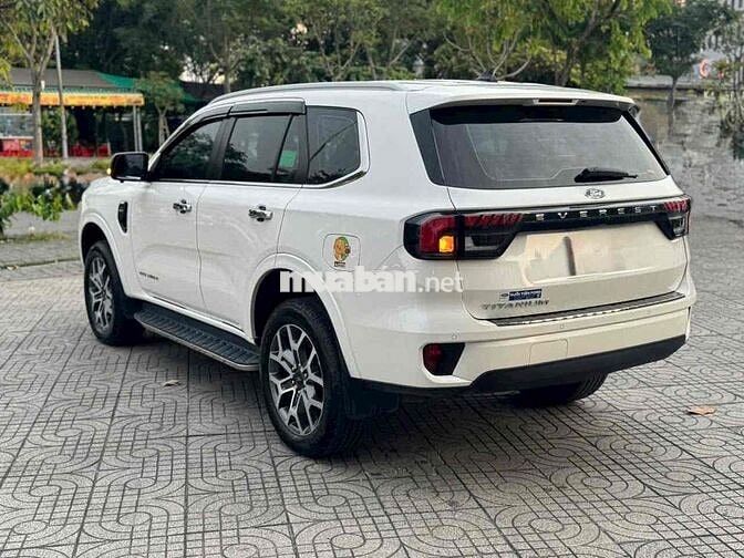 Ford Everest 2022 Titanium 4x2 20.000 km