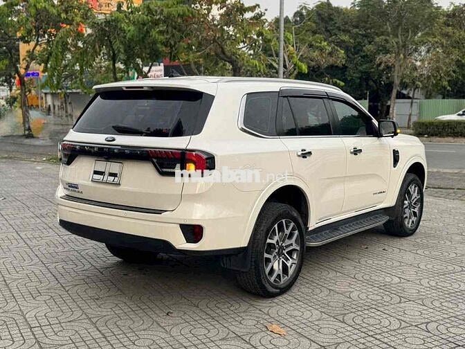 Ford Everest 2022 Titanium 4x2 20.000 km
