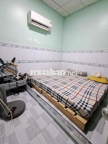 Nhà bán chính chủ gần chợ đầu mối bình đien gần trường học