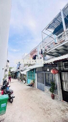 Nhà phố trệt lầu tại Lê Văn Lương. Cổng KDC Gia Long. Sổ hồng sẵn.