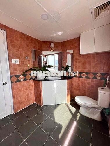 2 Phòng Ngủ – Full Nội Thất – Ngay Ngã Tư Hàng Xanh