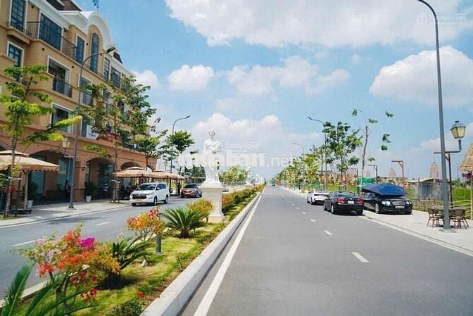 Ban nền đất 112m2 ngay TT hành chính Long An giá 17.2tr/m2 đã có sổ