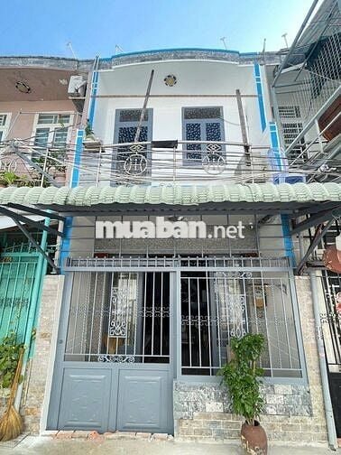 Nhà phố trệt lầu tại Lê Văn Lương. Cổng KDC Gia Long. Sổ hồng sẵn.