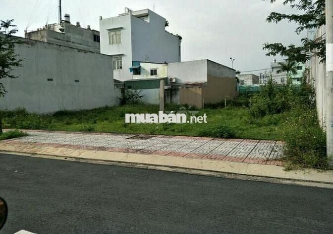 Bán Lô Đất nền 181m2 có 100m2 thổ cư. Khu dân cư,ngay thị trấn.