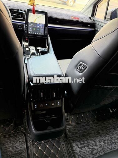 Hyundai Custin 2024 Cao Cấp 2.0T - 24000 km