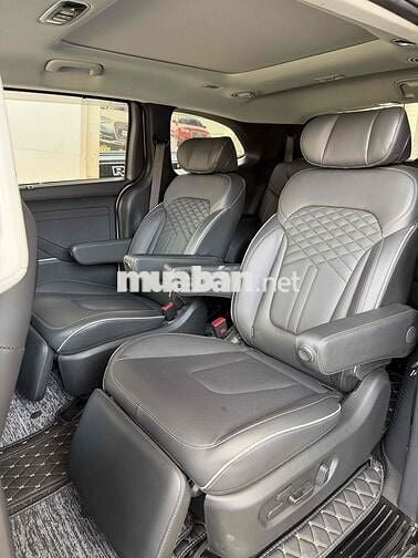 Hyundai Custin 2024 Cao Cấp 2.0T - 24000 km