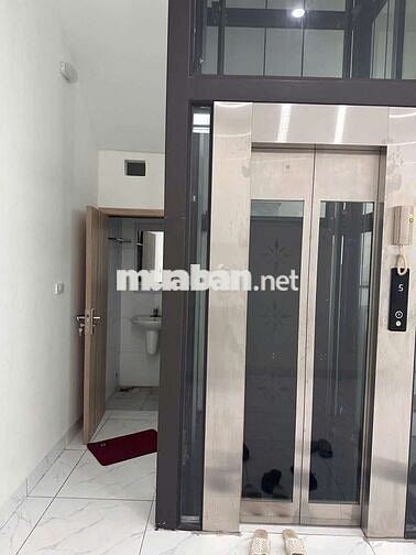 Cho thuê shop TMDV 5 tầng full điều hoà thang máy OCP 1 gia lâm