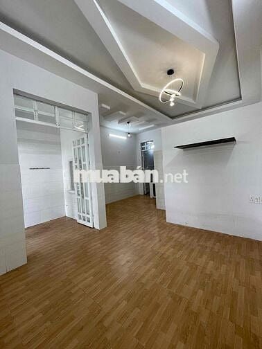 chính chủ cho thuê nhà đẹp nguyên căn 100m2 giá 4 triệu.