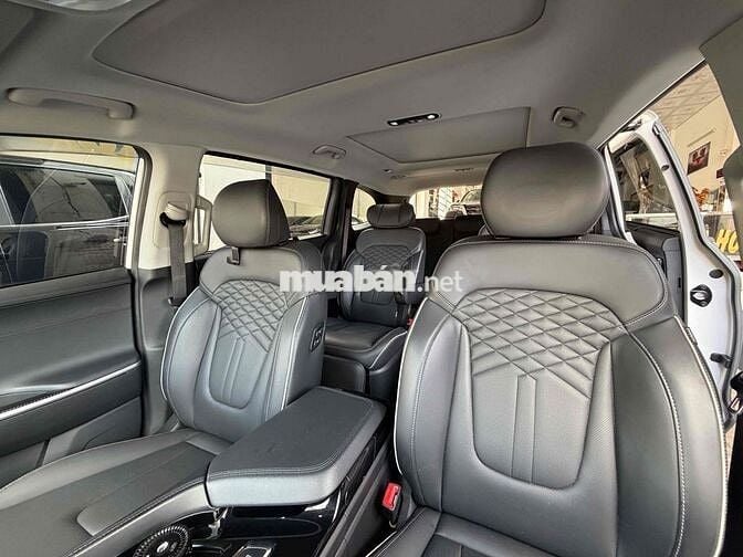 Hyundai Custin 2024 Cao Cấp 2.0T - 24000 km