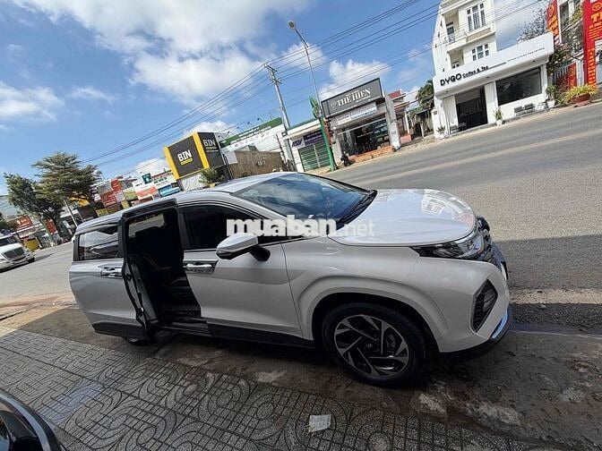 Hyundai Custin 2024 Cao Cấp 2.0T - 24000 km