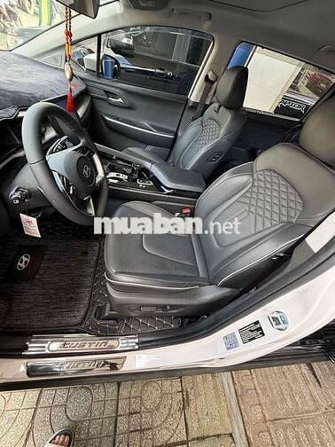 Hyundai Custin 2024 Cao Cấp 2.0T - 24000 km