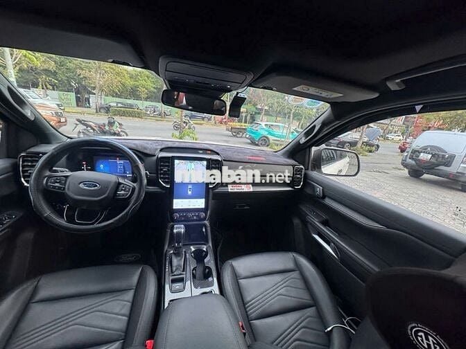 Ford Everest Titanium 2.0L 4x2 AT 2022- 20000 km