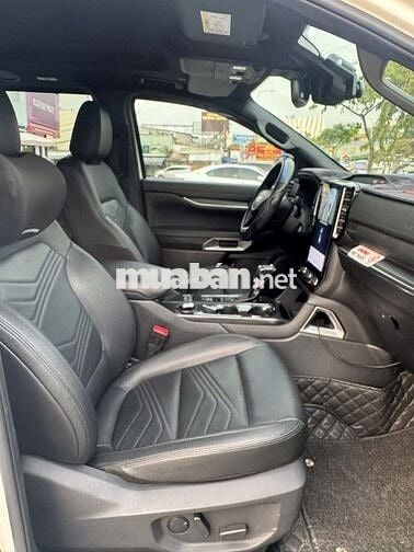 Ford Everest Titanium 2.0L 4x2 AT 2022- 20000 km