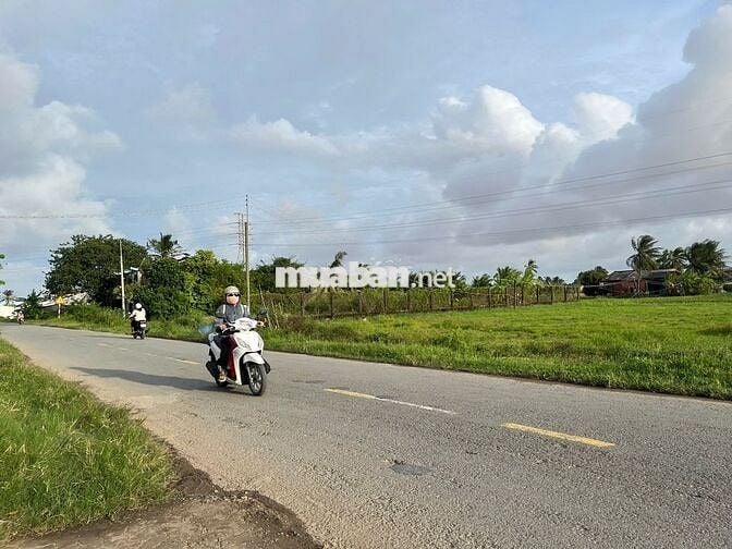Bán đất mặt tiền Vĩnh Hải, Sóc Trăng, gần chợ & công ty Ong Sái